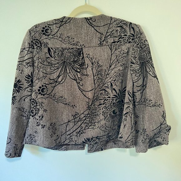 Bob Mackie Wearable Art Cropped Capelet-style Jacket size 6 - Picture 6 of 8